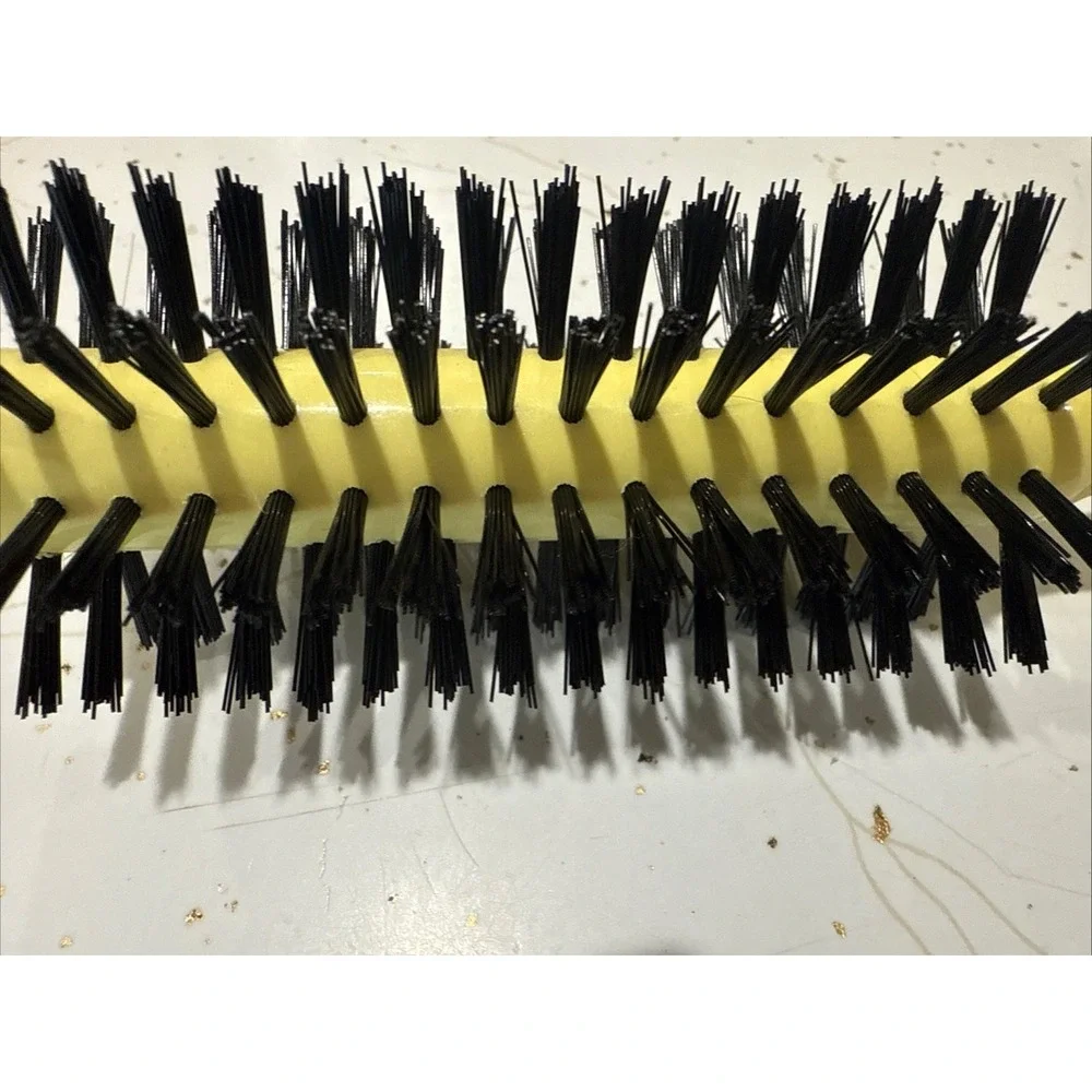 Vintage 1970's Avon Yellow Full Round Brush 8